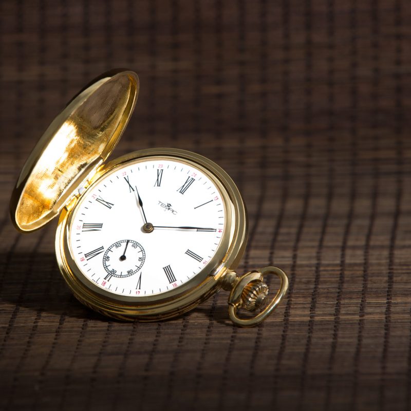 Produktfoto einer goldenen Tempic Taschenuhr